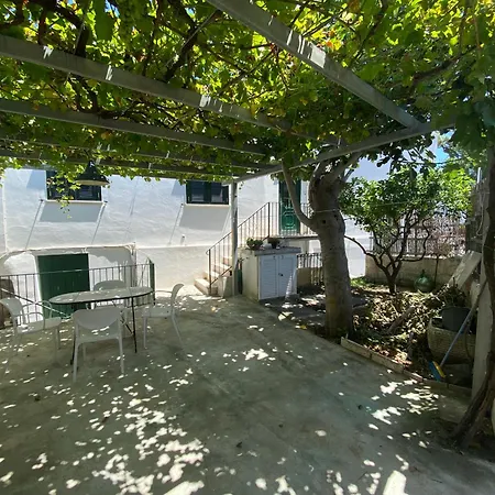Magi - Limoncello Guest house